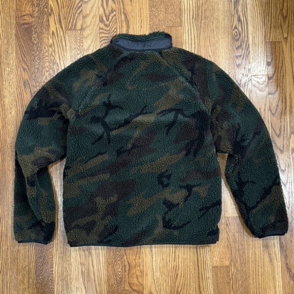 Carhartt WIP Woodland Camo Sherpa Jacket - Picture 8 of 11